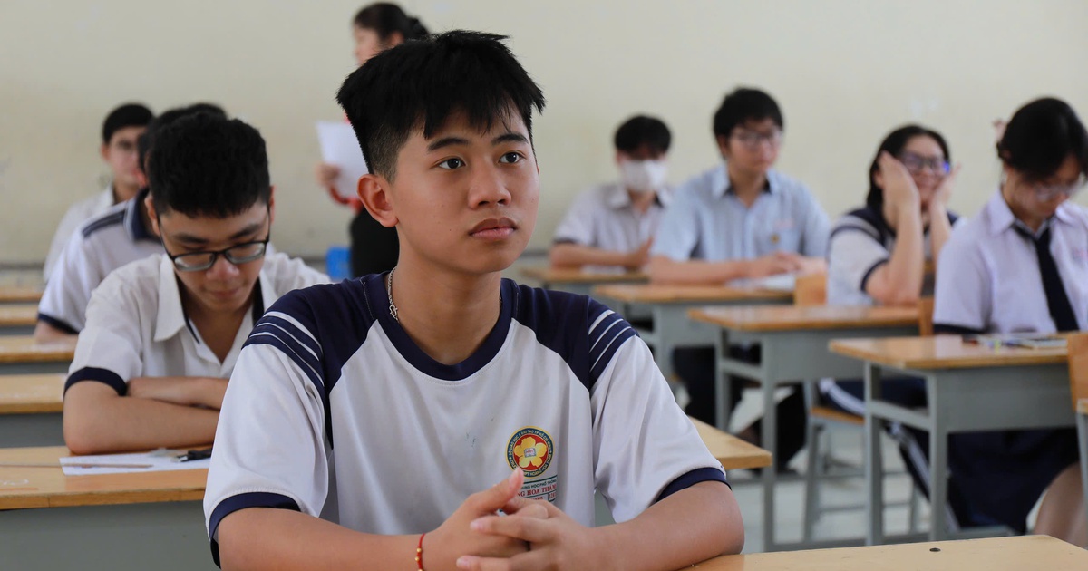 Thi tốt nghiệp THPT 2025: Xem gợi ý giải đề thi môn địa lý tại đây