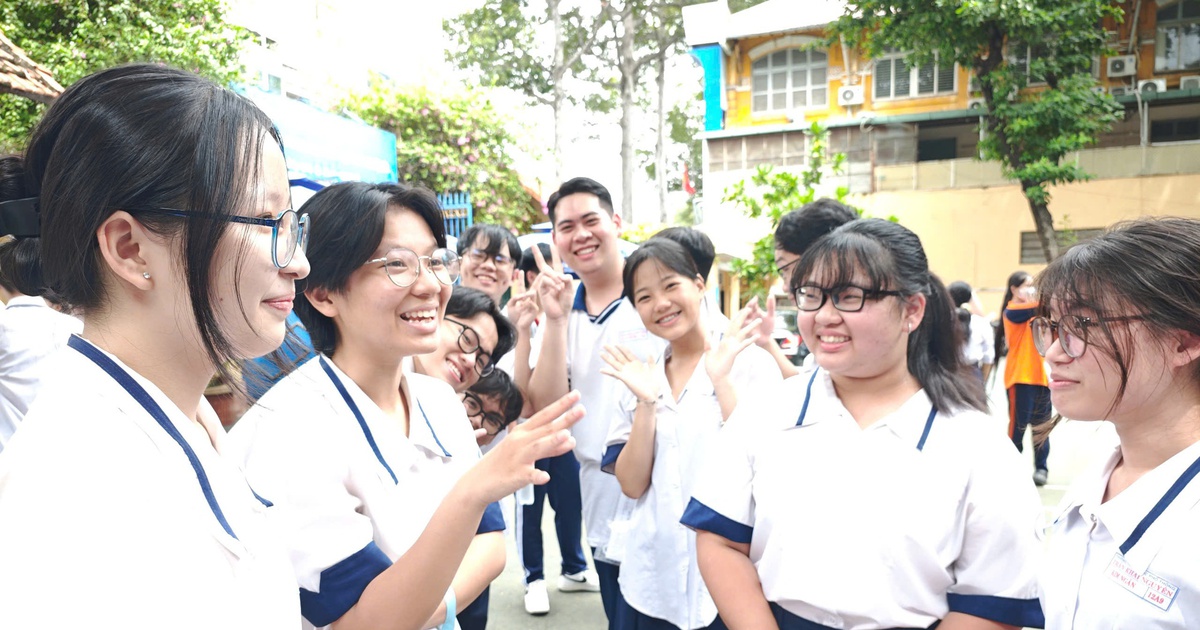 Thi tốt nghiệp THPT 2025: Xem gợi ý giải đề thi môn sinh học tại đây