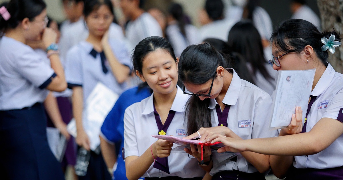 Thi tốt nghiệp THPT 2025: Xem gợi ý giải đề thi môn lịch sử tại đây