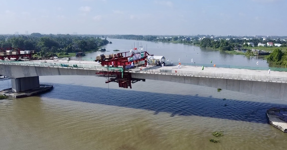 Hợp long cầu Bình Gởi bắc qua sông Sài Gòn, đường Vành đai 3 TP.HCM