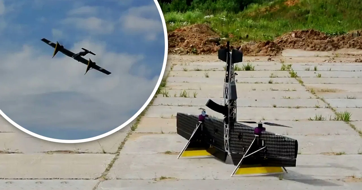 Đến thời drone cũng vác súng AK