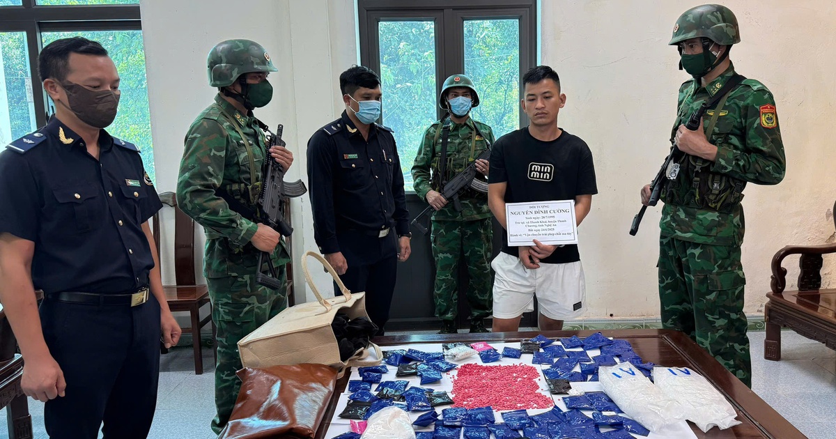Bắt 2 nghi phạm vận chuyển số lượng lớn ma túy qua biên giới