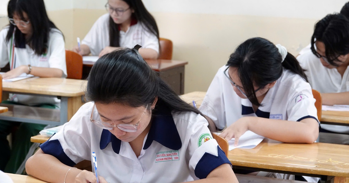 Đáp án văn thi tốt nghiệp THPT 2025 nên thế nào để phù hợp chương trình mới?