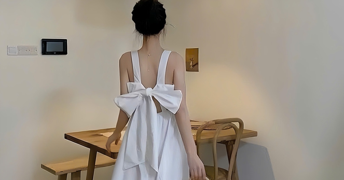 Vẻ đẹp quyến rũ mơ màng của váy hở lưng