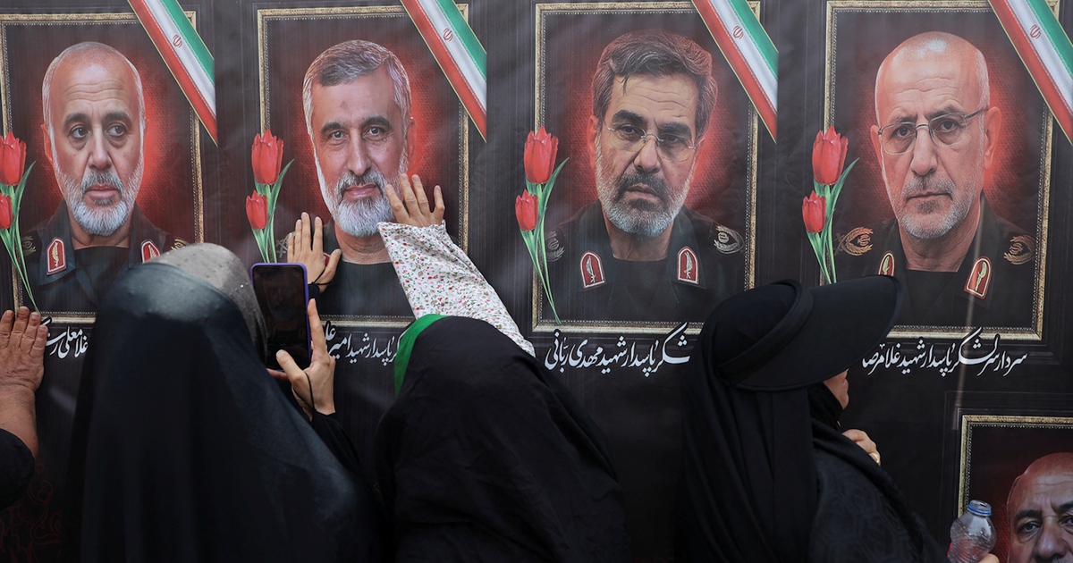 Dòng người Iran dự tang lễ 'lịch sử' dành cho các chỉ huy thiệt mạng dưới tay Israel