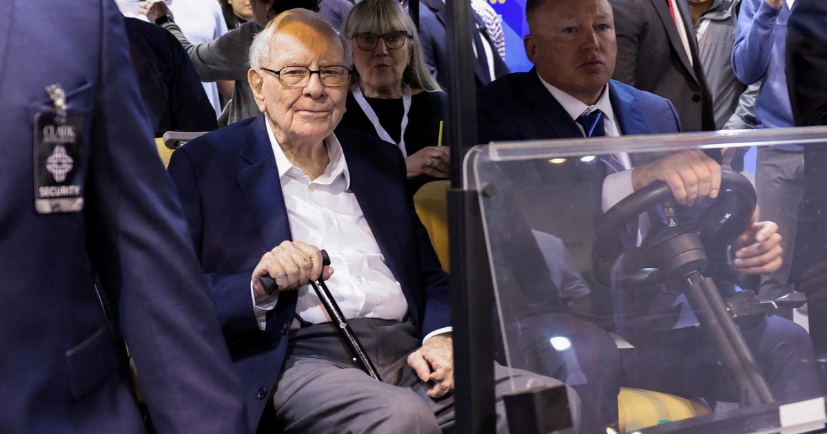 Tỉ ph&uacute; Warren Buffett quy&ecirc;n g&oacute;p th&ecirc;m 6 tỉ USD
