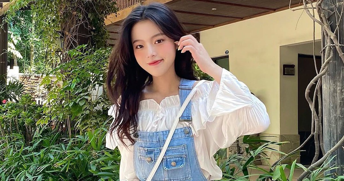 Mặc đẹp hết nấc mà không sợ nhàm chán với quần yếm denim