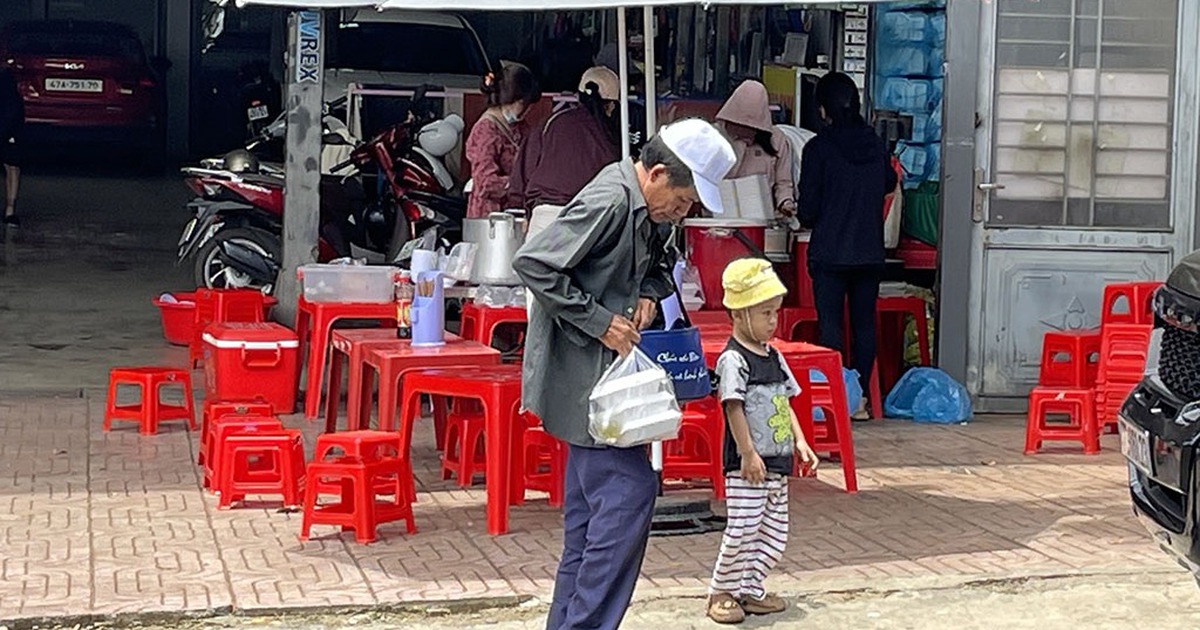Chuyện tử tế: Ấm lòng quán cơm chay 0 đồng ở Buôn Ma Thuột