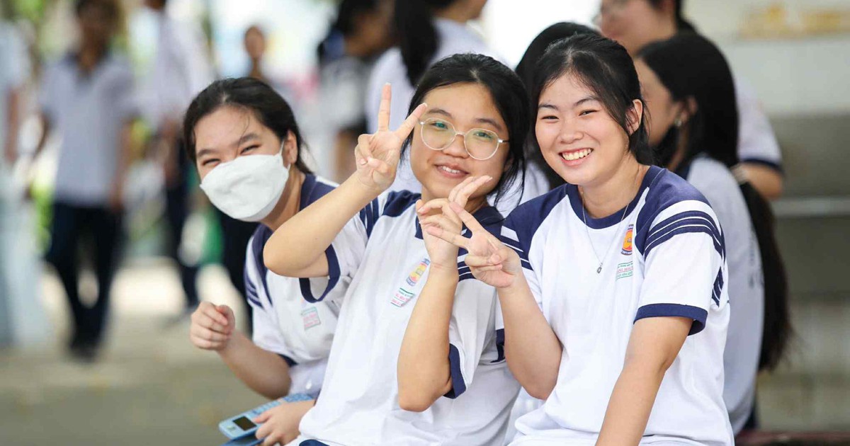 Đề thi tốt nghiệp THPT môn dễ, môn khó, điểm chuẩn ĐH tăng giảm ra sao?