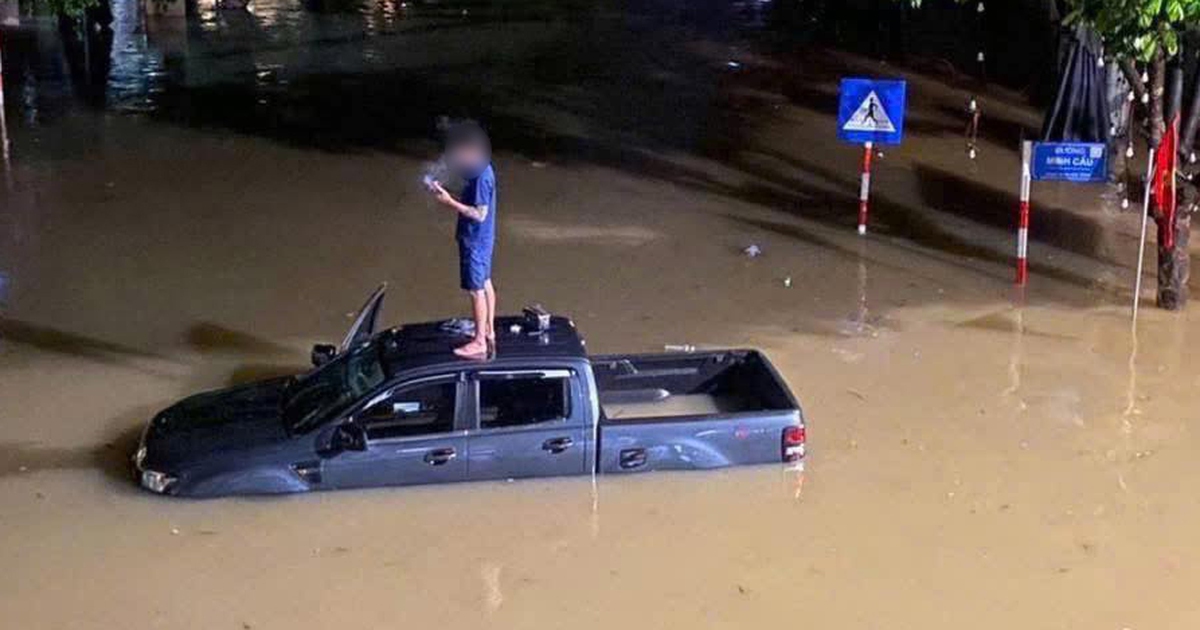 Mưa lớn 2 tiếng, TP.Thái Nguyên lại ngập sâu