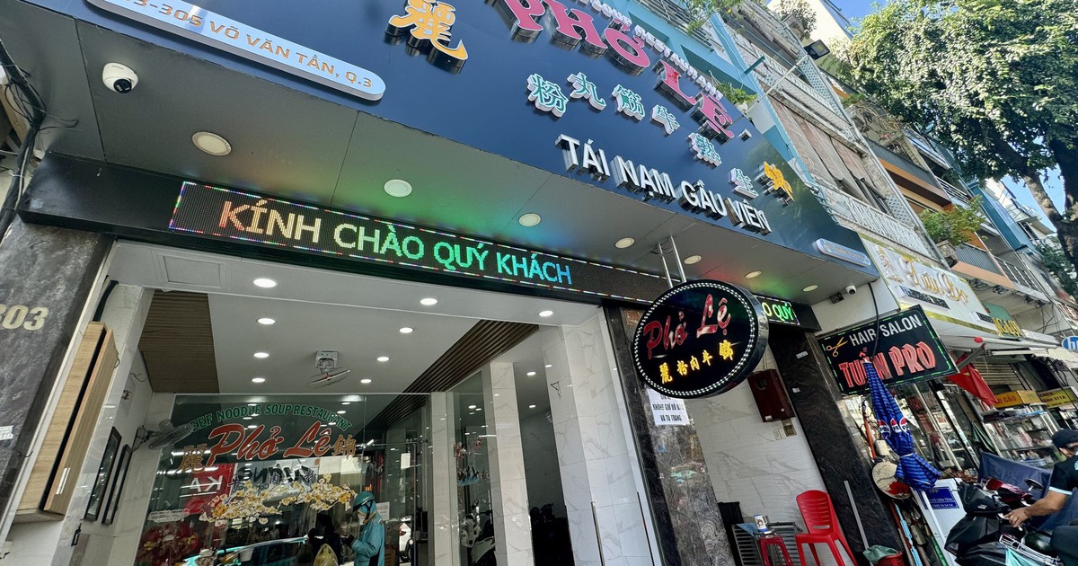 Phường B&agrave;n Cờ c&oacute; phở Lệ lừng danh, b&uacute;n b&ograve; mỡ nổi đ&ocirc;ng k&iacute;n kh&aacute;ch