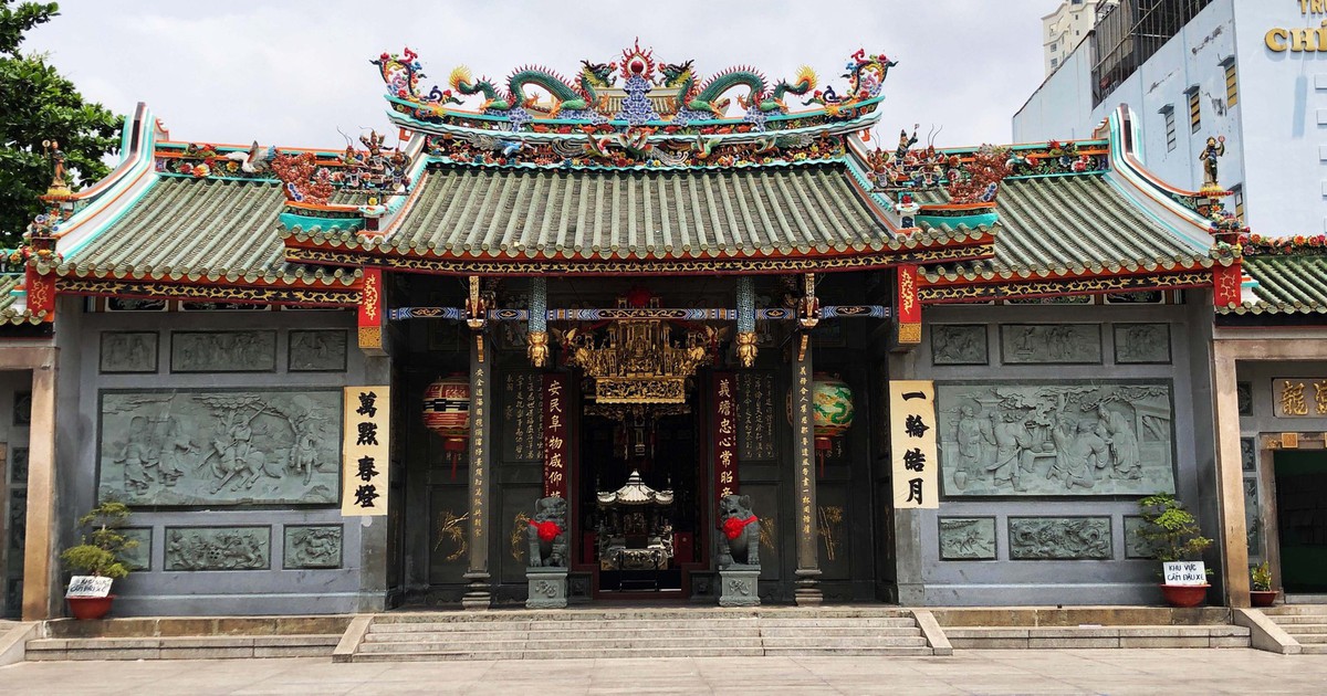 Phường Chợ Lớn: Dấu ấn chùa cổ trăm tuổi, lễ hội Tết Nguyên tiêu giữa lòng TP.HCM