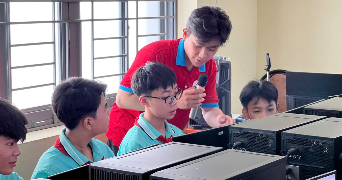 Học sinh lớp 11 mở lớp học về ứng dụng trí tuệ nhân tạo