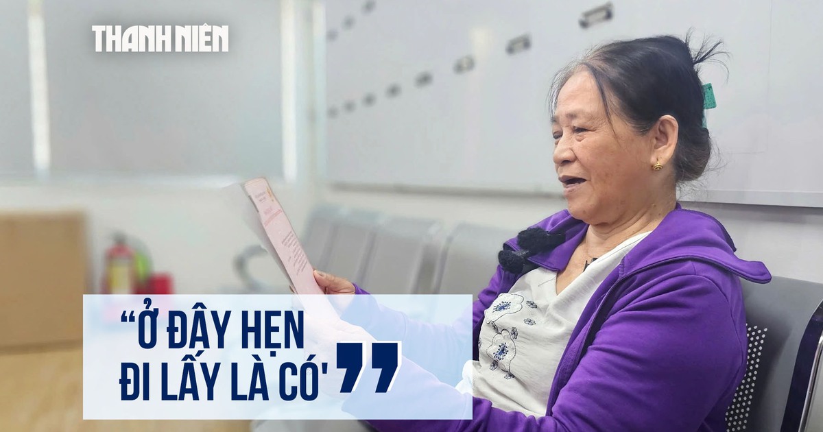 Người dân xã Hóc Môn mới đi làm giấy tờ: 'Ở đây hẹn đi lấy là có'