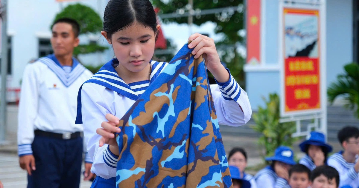 Học kỳ quân đội ươm mầm yêu nước tại Vùng 2 Hải quân