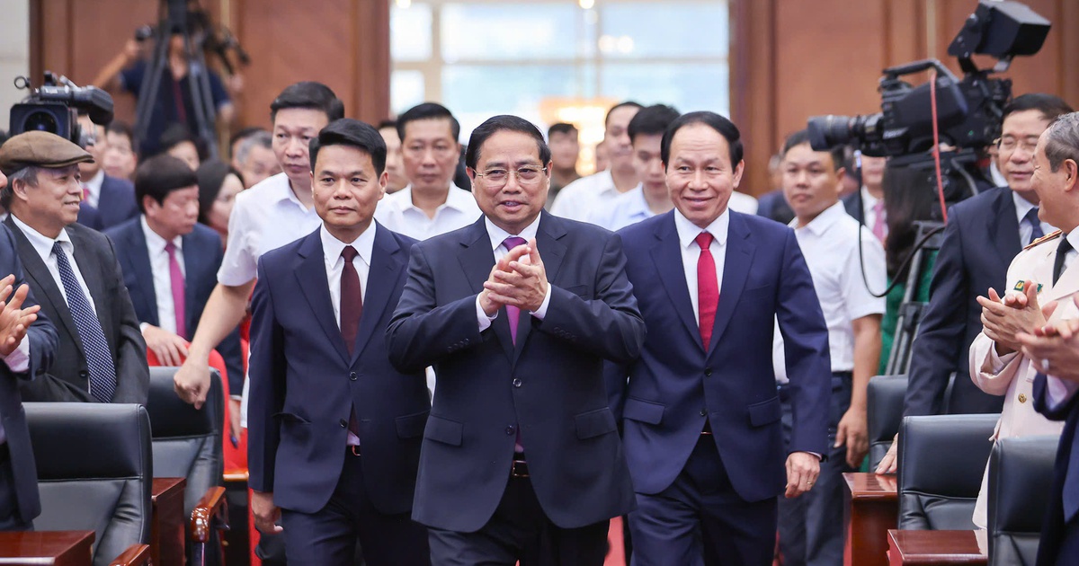 Thủ tướng chúc Hải Phòng 'đoàn kết, giàu mạnh, hiện đại, phồn vinh, văn minh, hạnh phúc'