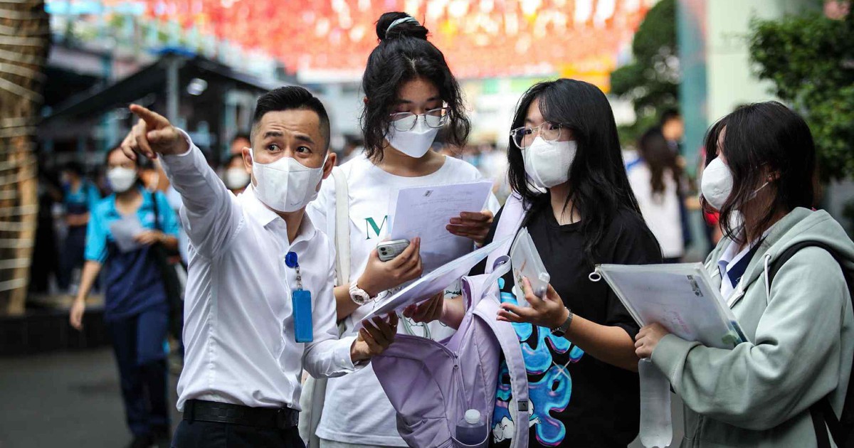 Sự cố kỳ thi đánh giá năng lực: Cán bộ coi thi nghe nhầm chuông báo giờ