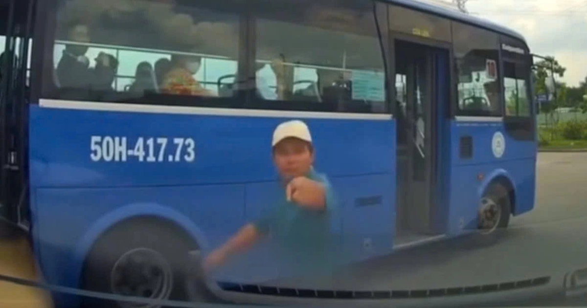 TP.HCM: Tài xế xe buýt mất việc và bị xử phạt vì hành động xấu trên đường