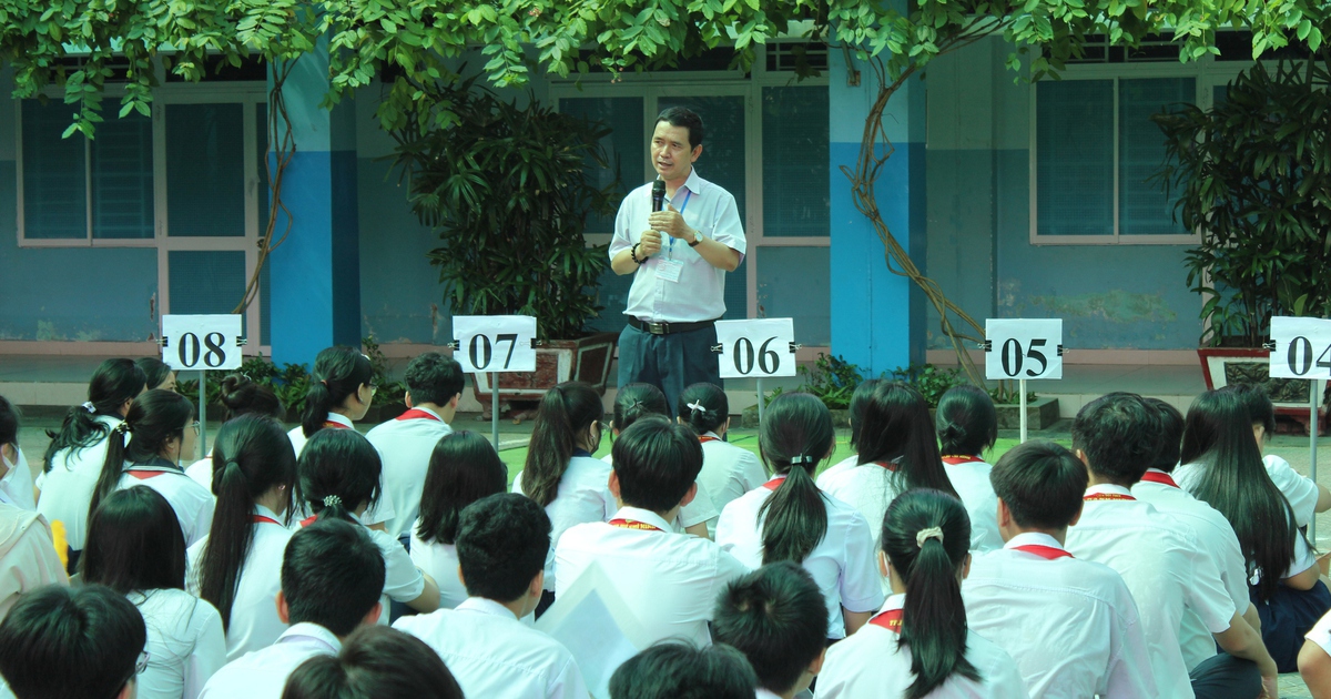 Thi lớp 10 TP.HCM: 'Tuyệt đối chú ý giờ giấc kẻo lỡ dở 9 năm đèn sách'