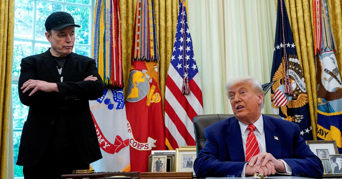 Hậu chia tay, tỉ phú Musk 'bóc phốt' Tổng thống Trump?