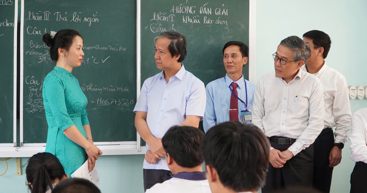 Bộ trưởng Nguyễn Kim Sơn yêu cầu giữ ổn định giáo viên vùng khó