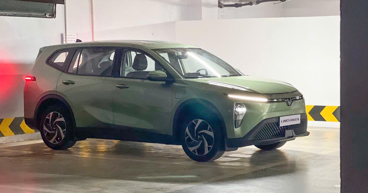 Xe MPV điện 7 chỗ đầu tiên của VinFast lộ diện