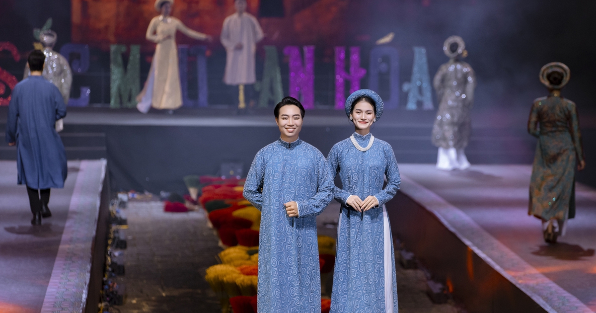 Huế lung linh qua bộ sưu tập áo dài của nhà thiết kế Việt Hùng
