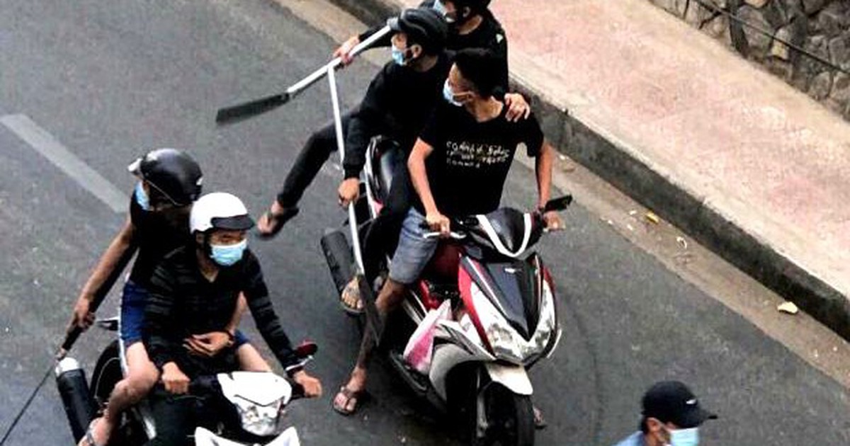Đuổi chém nhau chưa thành nhưng đối phương đã nhảy cầu tử vong, phạm tội gì?