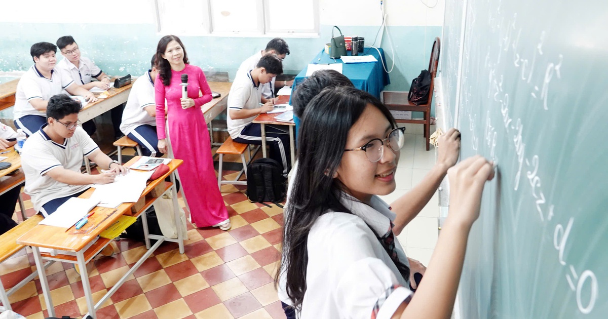 Bí quyết ôn thi tốt nghiệp THPT đạt điểm cao: Câu bị động trong tiếng Anh