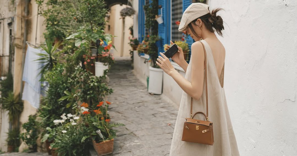 Những đôi giày tối giản, hợp với mọi kiểu trang phục hè