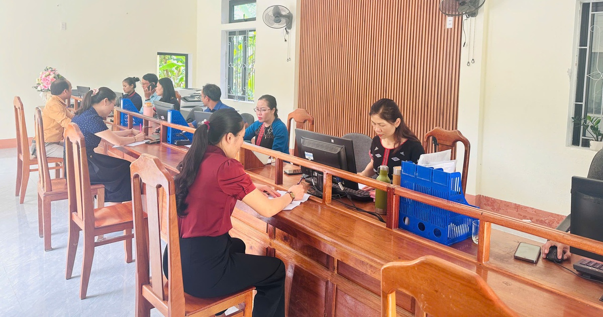 Ngày đầu vận hành chính quyền 2 cấp, người dân miền núi TP.Huế khen: 'Nhanh, gọn, lẹ thiệt!'