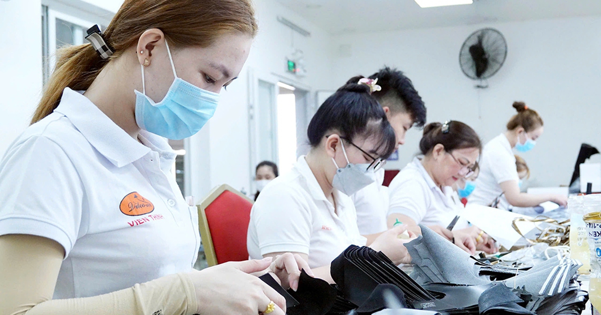 Dệt may, da giày 'căng mình' trước ngày thuế đối ứng có hiệu lực
