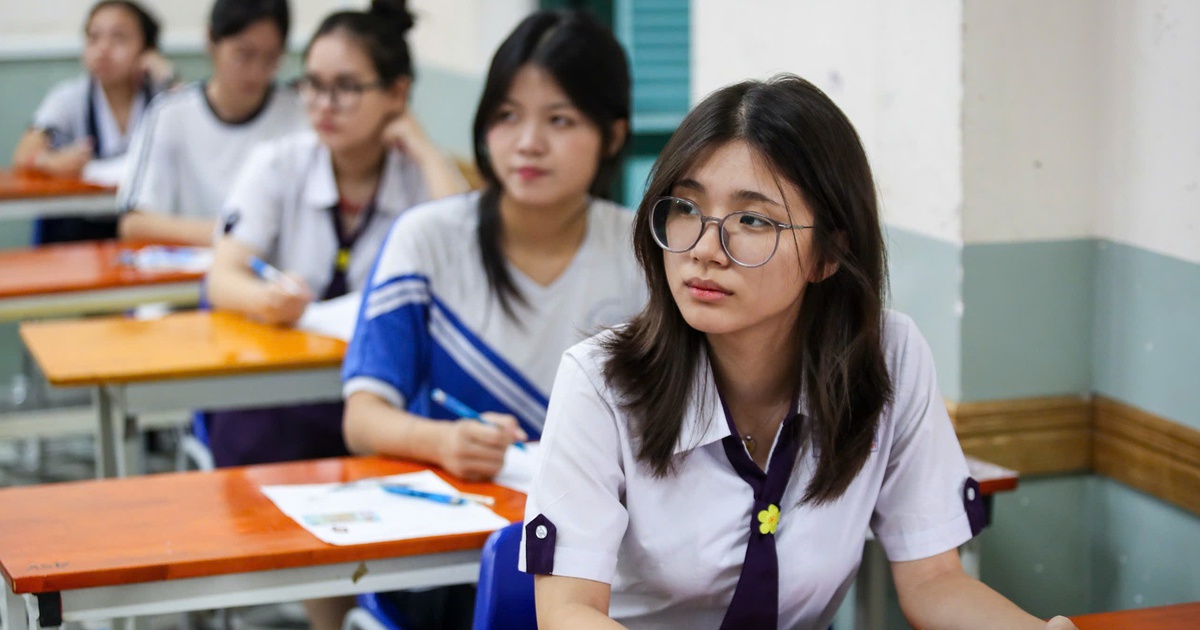 Giáo viên nước ngoài nhận xét gì về độ khó đề thi tiếng Anh của Việt Nam?