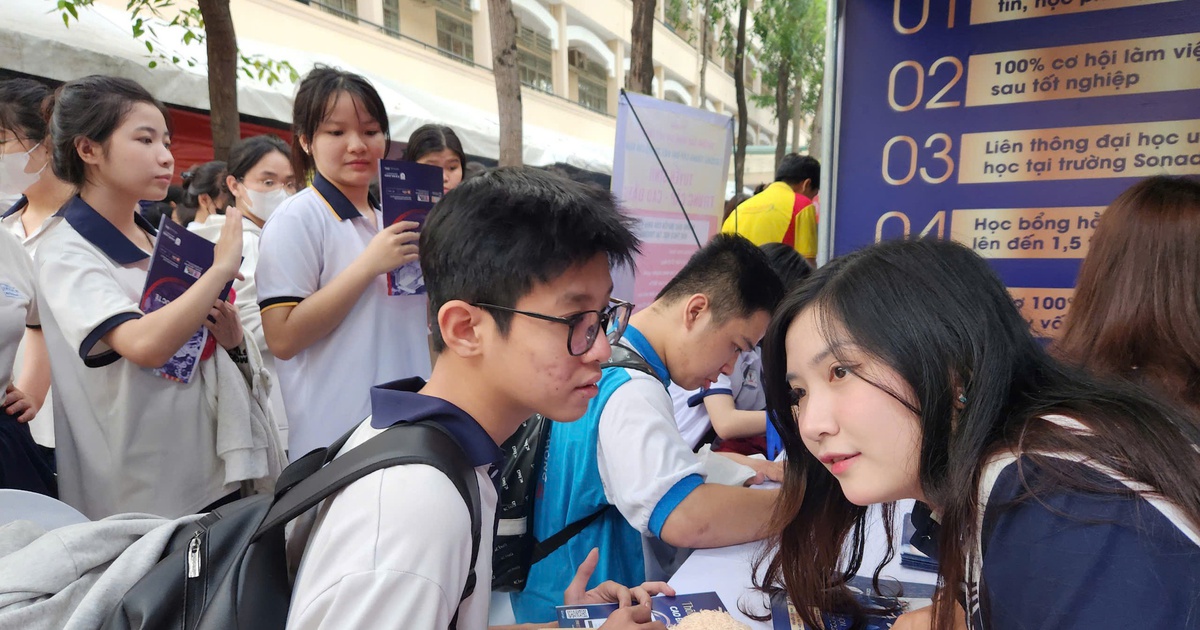 Chinh phục tiếng Anh, học bổng du học thế nào trong bối cảnh mới?