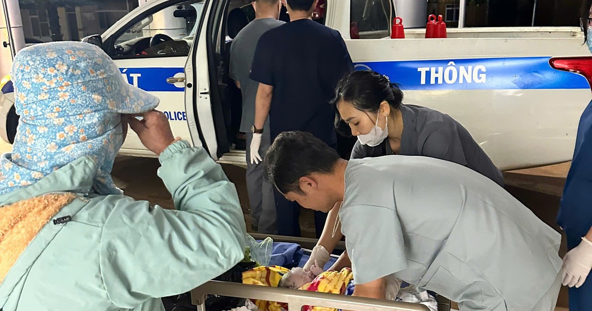 CSGT Lâm Đồng kịp thời hỗ trợ sản phụ sinh con trên xe đặc chủng
