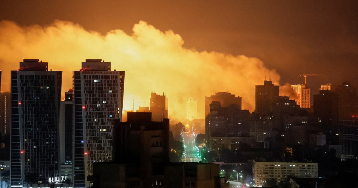 Mỹ khôi phục viện trợ Ukraine giữa 'bão lửa'