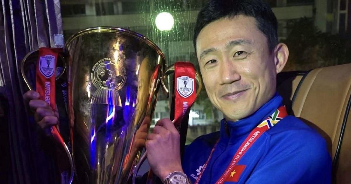 Trợ lý ông Kim Sang-sik ngồi ghế nóng CLB Thanh Hóa: HLV Choi Won-kwon là ai?