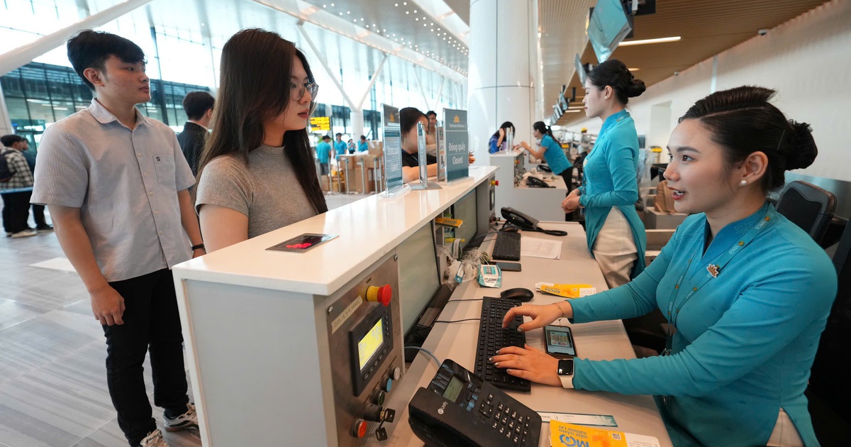 Cán bộ, công chức TP.HCM dừng đi công tác nước ngoài