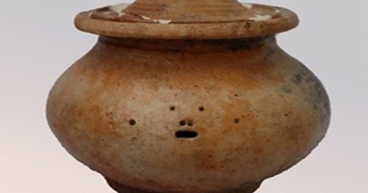 Độc lạ bảo vật quốc gia: Mộ vò có khắc hình mặt người