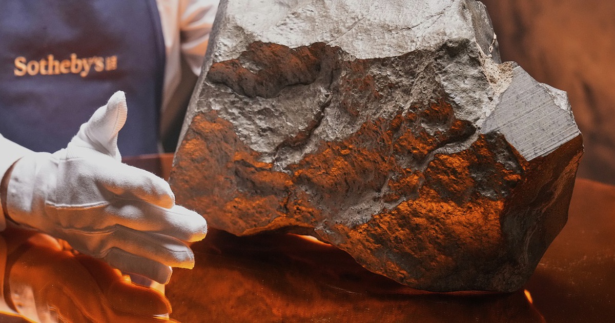 Cơ hội mua thi&ecirc;n thạch sao Hỏa lớn nhất thế giới