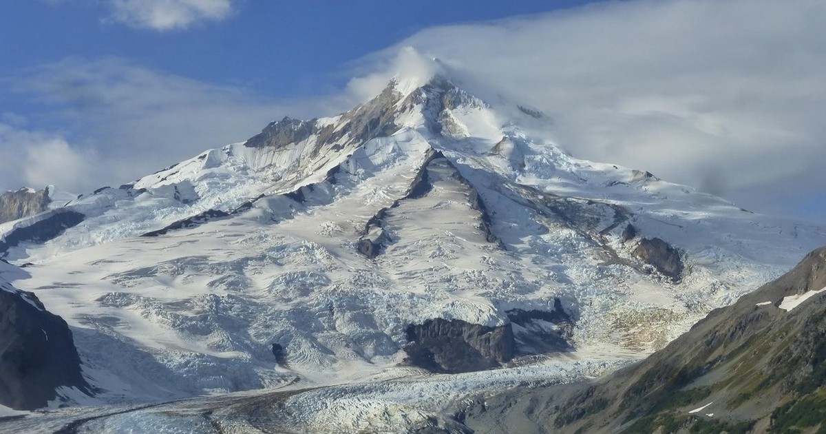 N&uacute;i lửa Alaska &#039;cựa m&igrave;nh&#039; sau hơn 100 năm ngủ y&ecirc;n