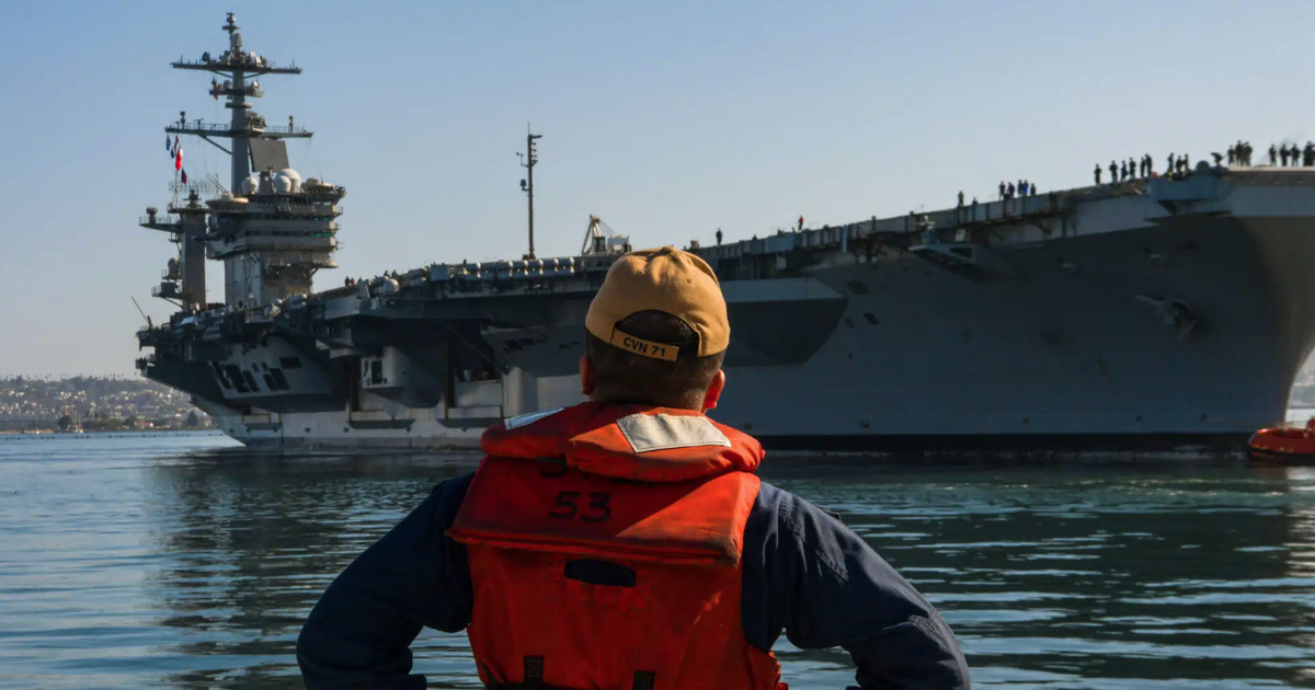 T&agrave;u s&acirc;n bay USS Abraham Lincoln với sứ mệnh khẩn cấp ở Th&aacute;i B&igrave;nh Dương