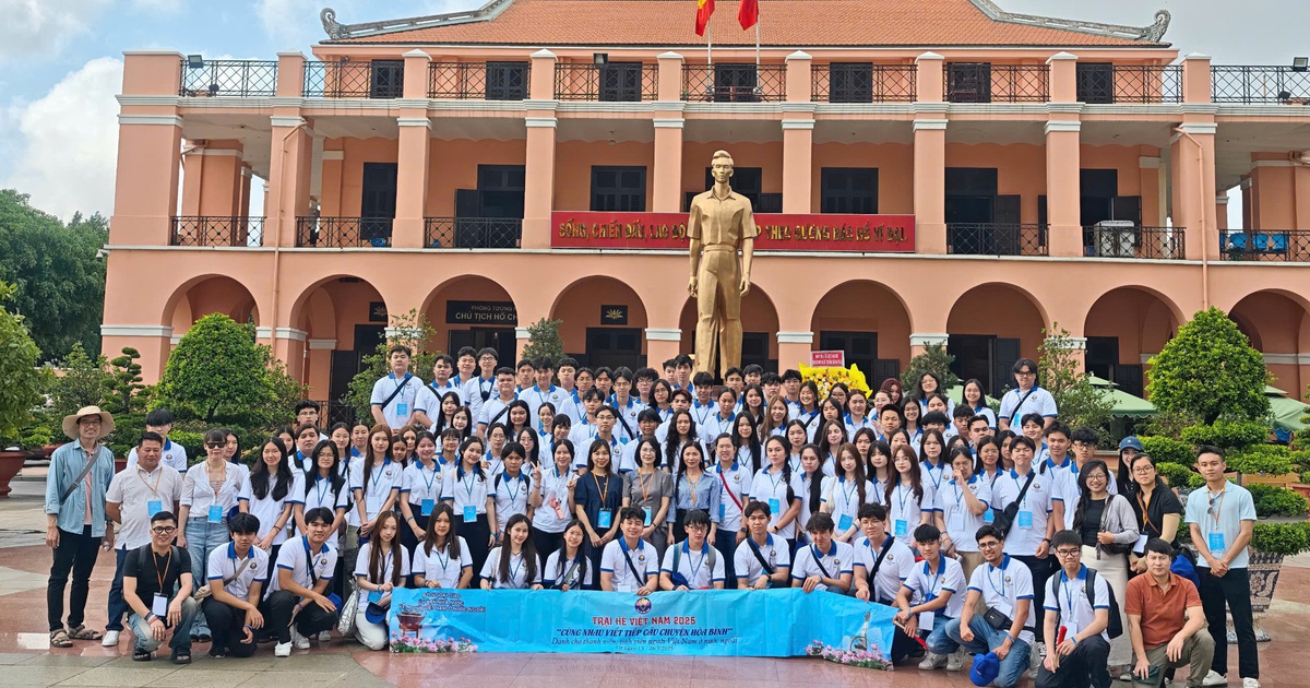 Hơn 100 kiều b&agrave;o trẻ khắp thế giới về TP.HCM t&igrave;m hiểu lịch sử