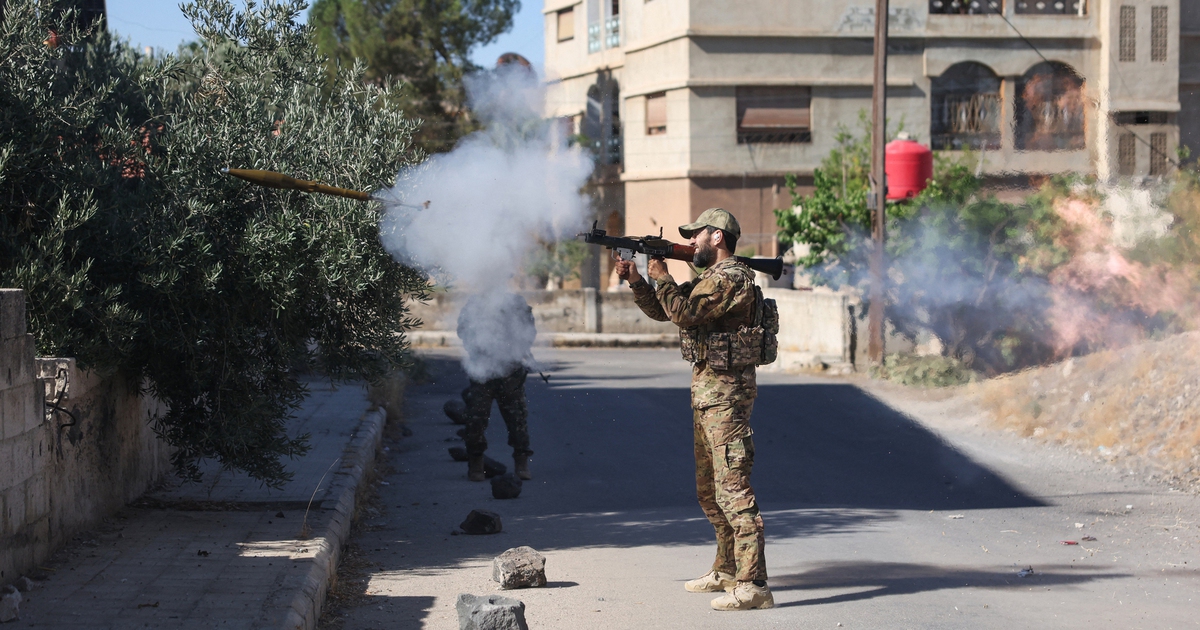 Giao tranh t&aacute;i diễn tại Syria, Israel ra tối hậu thư