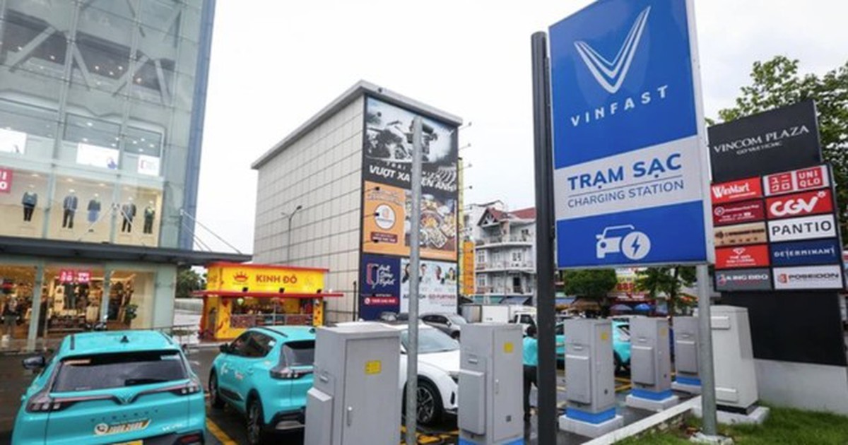 Đề xuất quy định bãi đỗ xe phải có trạm sạc cho xe điện