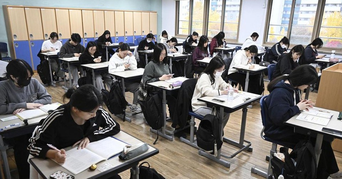 Bắt gi&aacute;o vi&ecirc;n v&agrave; phụ huynh c&ugrave;ng đột nhập v&agrave;o trường trộm đề thi tại H&agrave;n Quốc