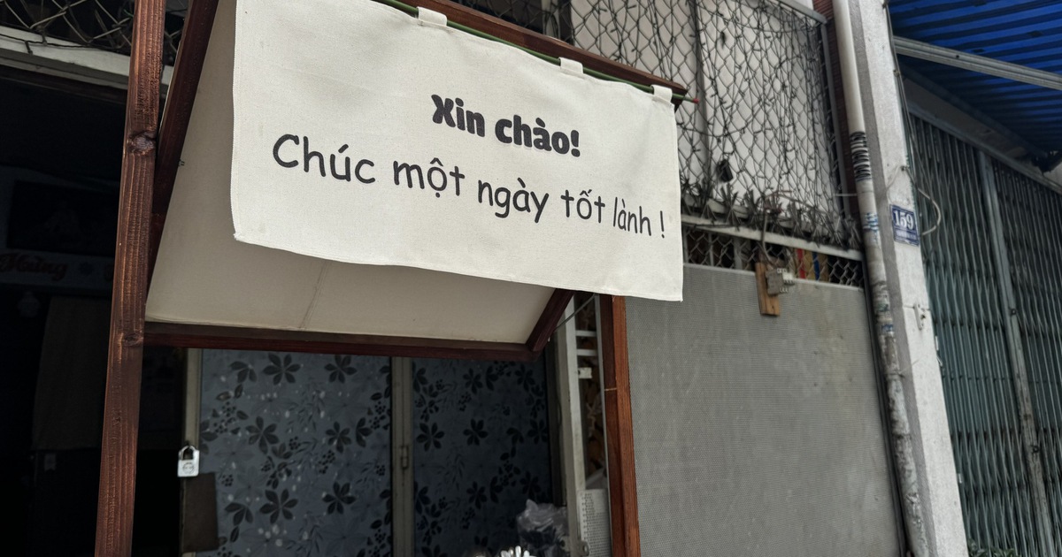 Bảng hiệu dễ thương ở qu&aacute;n c&agrave; ph&ecirc;, tiệm t&oacute;c TP.HCM: Ai đi ngang cũng mỉm cười