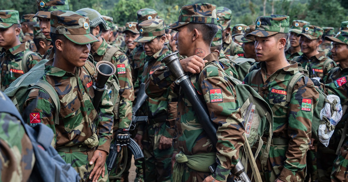 Ch&iacute;nh quyền Myanmar tuy&ecirc;n bố gi&agrave;nh lại thị trấn, nh&oacute;m đối lập l&ecirc;n tiếng