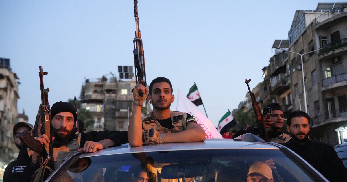 Qu&acirc;n đội Syria r&uacute;t khỏi điểm xung đột chết người sau y&ecirc;u cầu của Mỹ