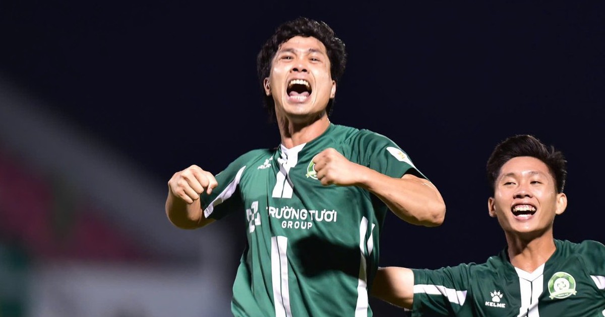 CLB Bình Phước và Công Phượng quá mạnh ở hạng nhất: Không lên V-League bây giờ thì bao giờ!